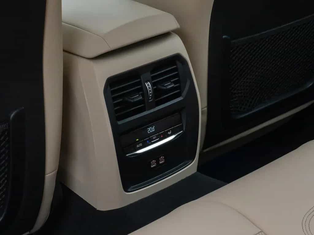BMW 330 i xD Kamera DAB HiFi Leder Sportsitz Komfort 02/2023-photo-29