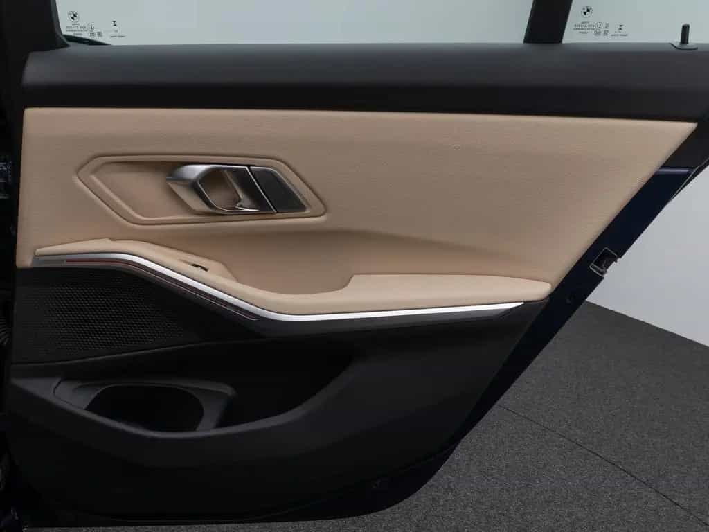 BMW 330 i xD Kamera DAB HiFi Leder Sportsitz Komfort 02/2023-photo-31