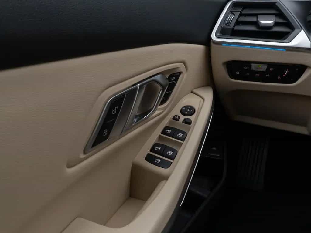 BMW 330 i xD Kamera DAB HiFi Leder Sportsitz Komfort 02/2023-photo-33