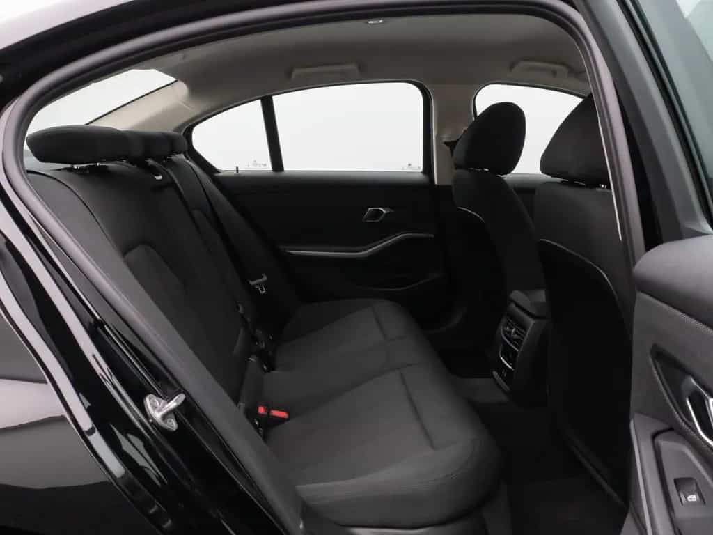 BMW 318 i DAB PDC Widscreen Geschwindigkeitsreg LED 10/2024-photo-25