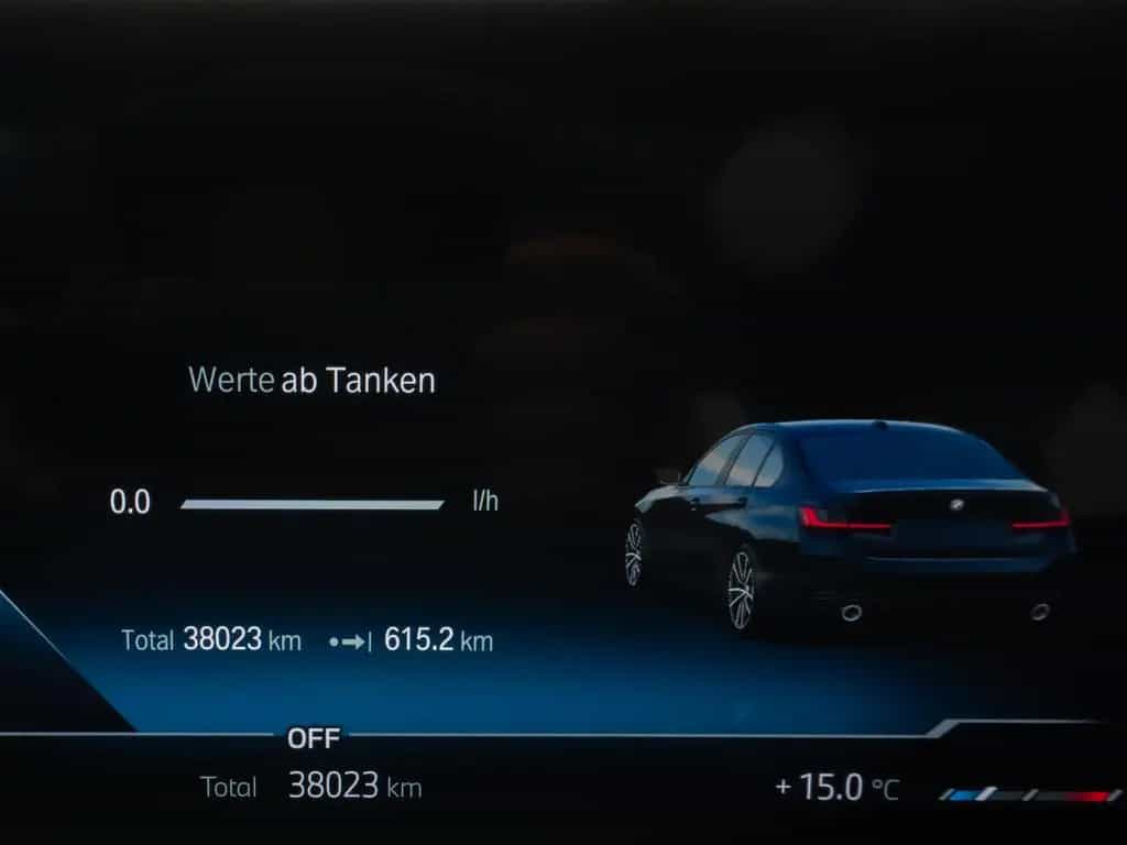 BMW 318 i DAB PDC Widscreen Geschwindigkeitsreg LED 10/2024-photo-39