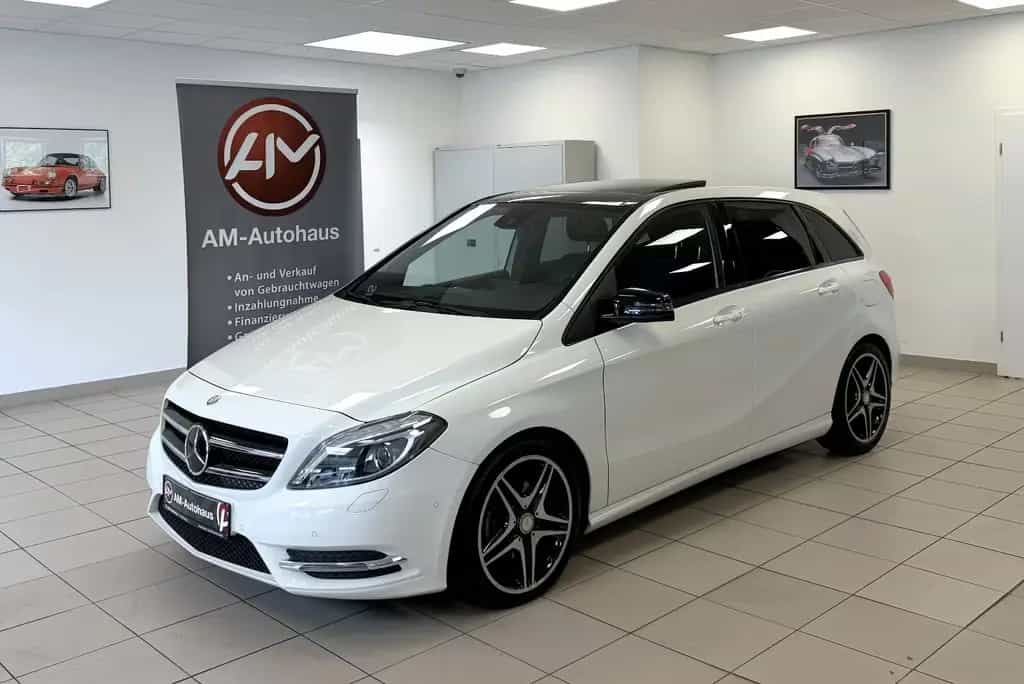Mercedes-Benz B 200 CDI *AMG*Night*PanoSD*Bi-Xenon*Navi*Klima 01/2015-photo-1