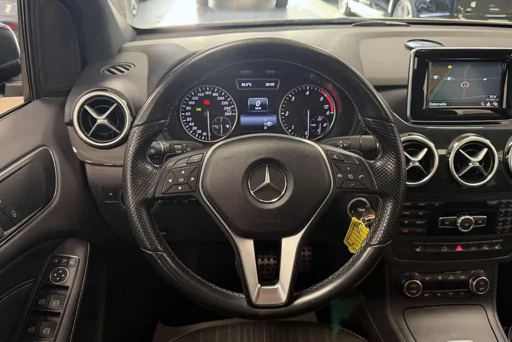 Mercedes-Benz B 200 CDI *AMG*Night*PanoSD*Bi-Xenon*Navi*Klima 01/2015-photo-19