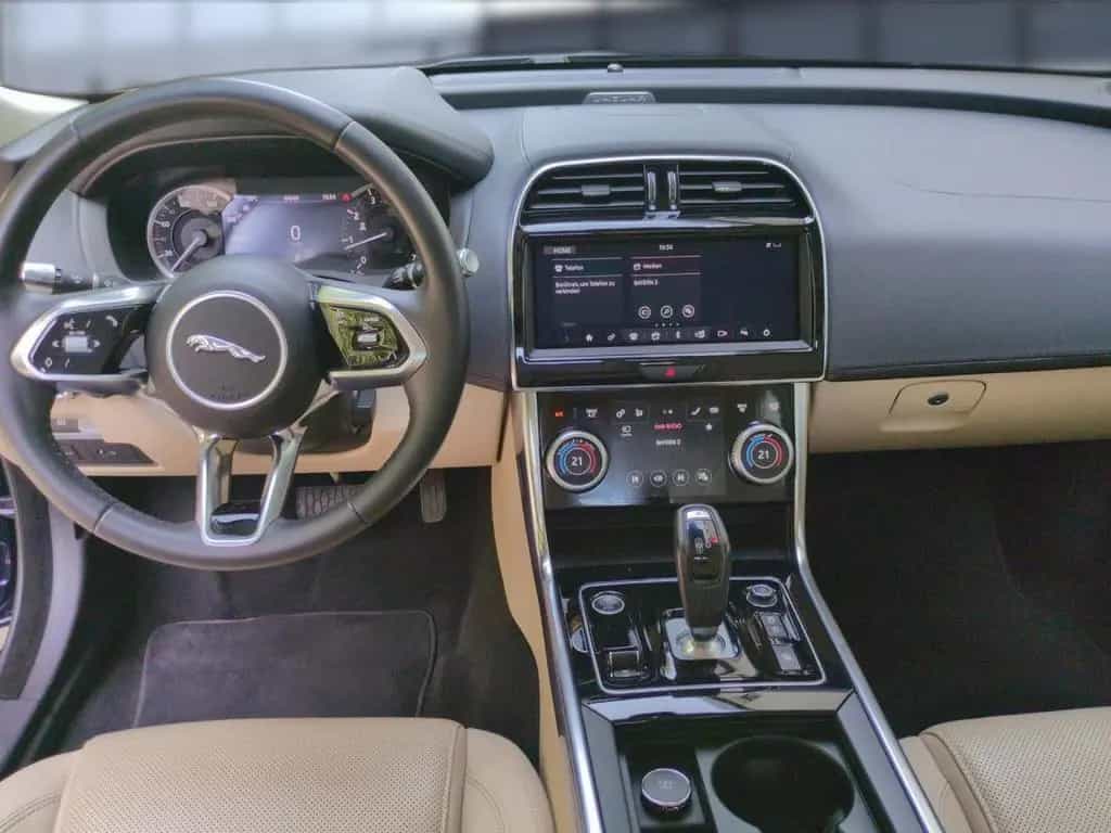 Jaguar XE P250 S Kamera LED PDC Keyless Temp. SHZ DAB+ 04/2020-photo-9