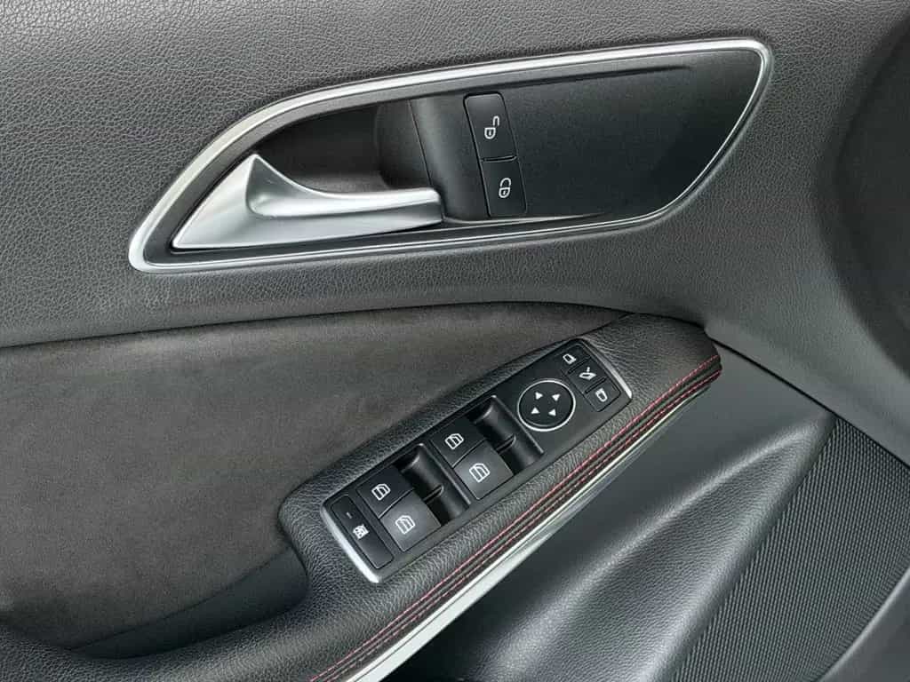 Mercedes-Benz A 45 AMG 4Matic*Performance-Abgas*Panorama*LED* 11/2017-photo-33