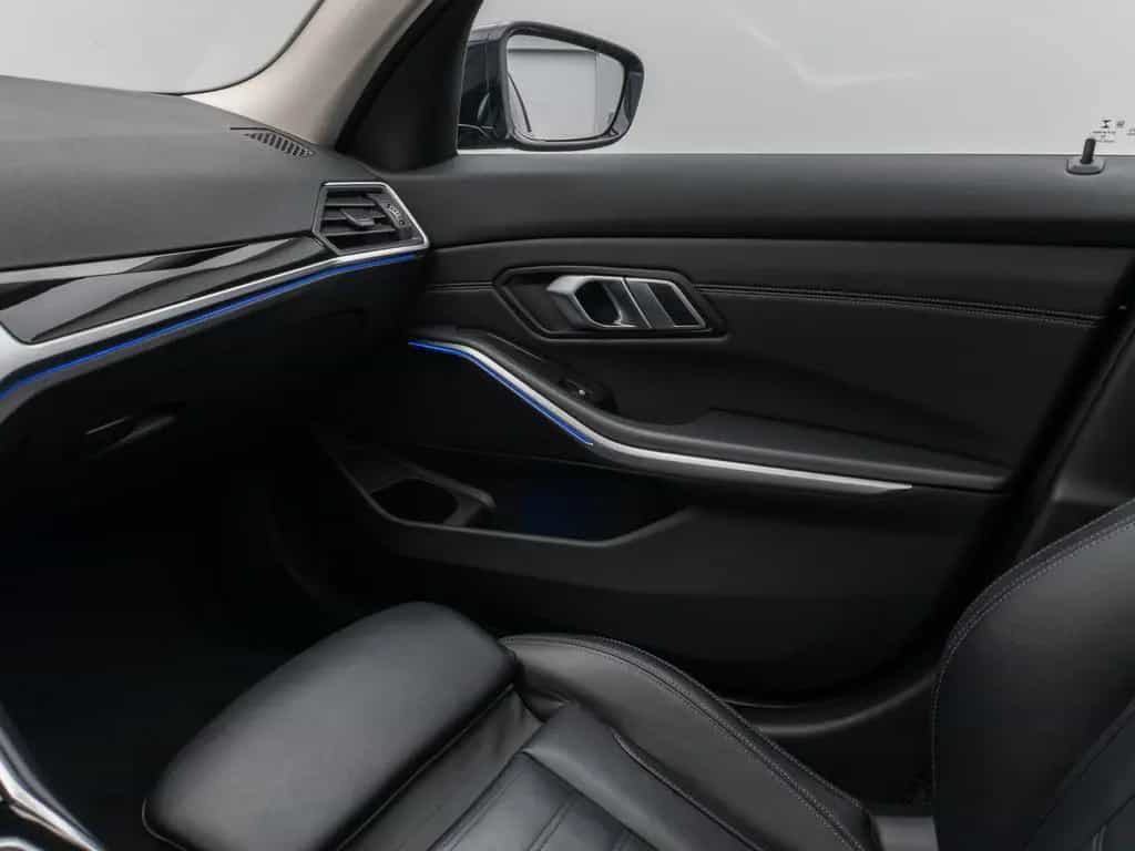 BMW 320 d  Sport Line Panorama HUD DAB Lordos LED PDC 12/2020-photo-34