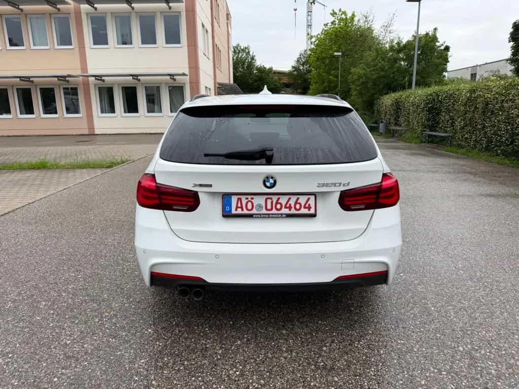 BMW 320 3 Touring 320 d xDrive M Sport Shadow *ATM* 03/2019-photo-3