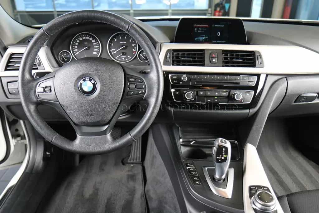 BMW 320 i xDr.Tour.AHK.RFK.Surr.View.LED.Navi. 11/2018-photo-19