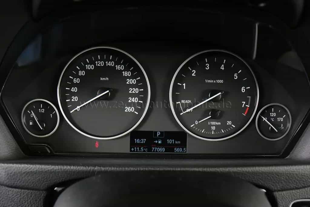 BMW 320 i xDr.Tour.AHK.RFK.Surr.View.LED.Navi. 11/2018-photo-5