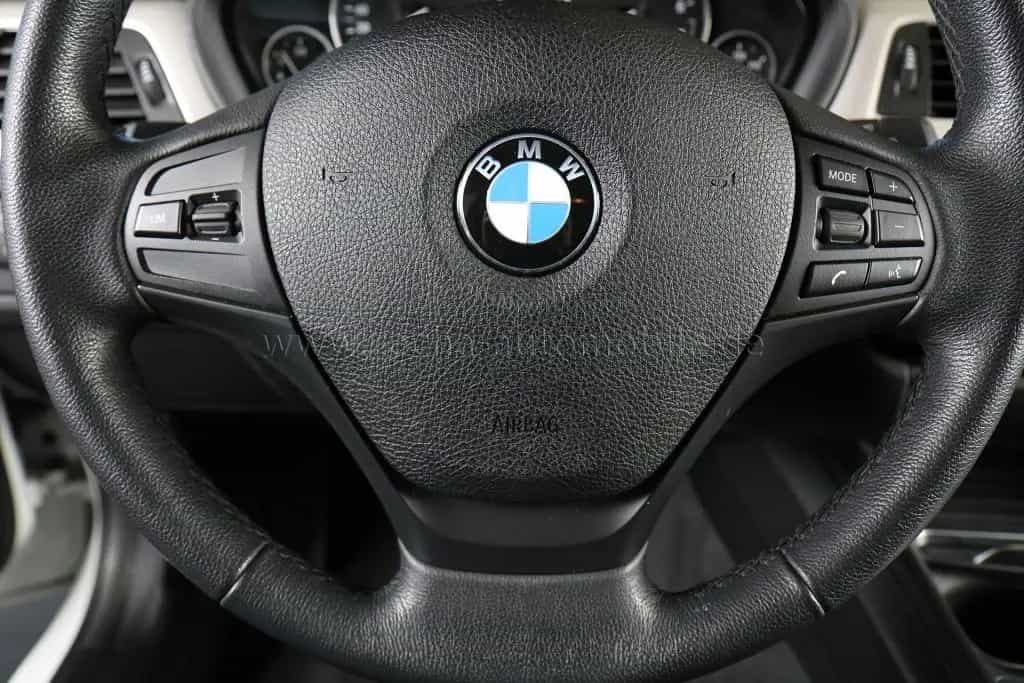 BMW 320 i xDr.Tour.AHK.RFK.Surr.View.LED.Navi. 11/2018-photo-6