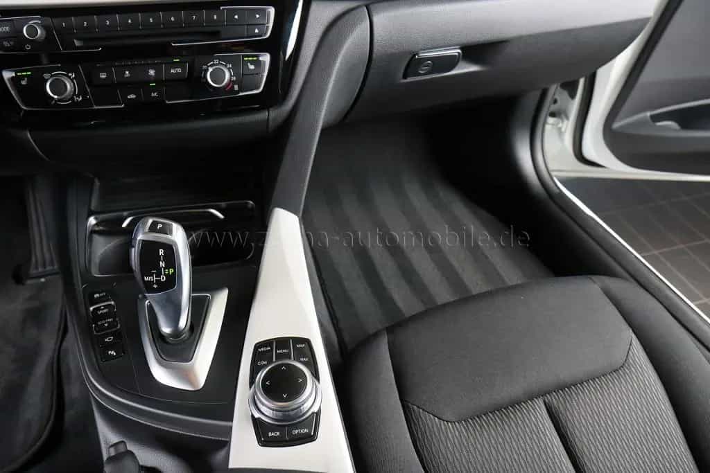 BMW 320 i xDr.Tour.AHK.RFK.Surr.View.LED.Navi. 11/2018-photo-7