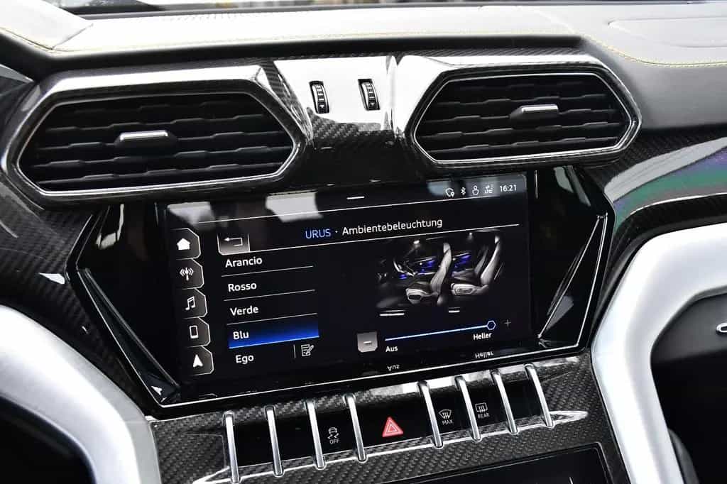 Lamborghini Urus 4.0 V8 Exclusive B&O Pano Night .Vision 01/2021-photo-27