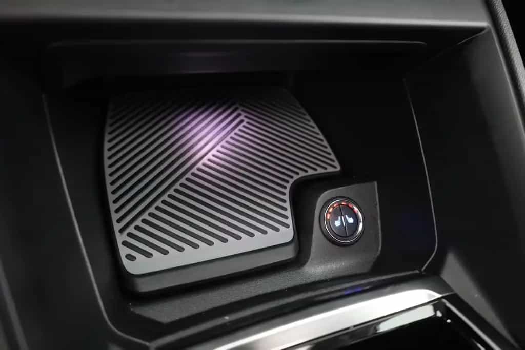 Citroën C4 PureTech 130 Aut. LED ACC Navi Pano 08/2024-photo-12