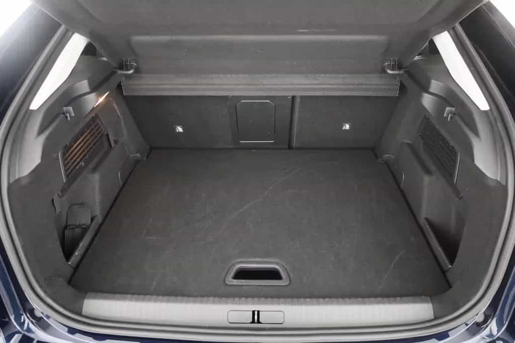 Citroën C4 PureTech 130 Aut. LED ACC Navi Pano 08/2024-photo-23