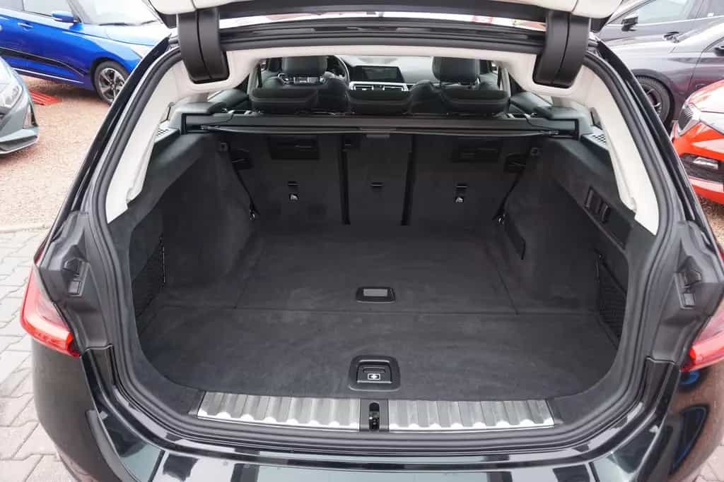 BMW 320 d Touring Sport Line Aut. LED Navi Panorama 01/2021-photo-30