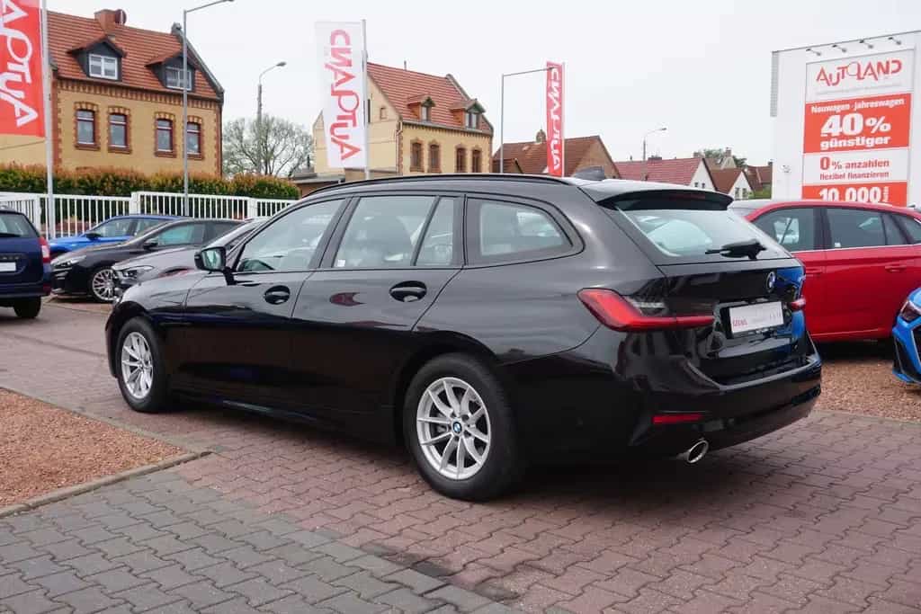 BMW 320 d Touring Sport Line Aut. LED Navi Panorama 01/2021-photo-4