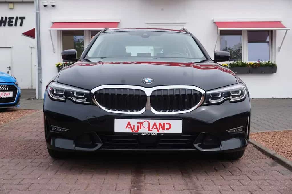 BMW 320 d Touring Sport Line Aut. LED Navi Panorama 01/2021-photo-6