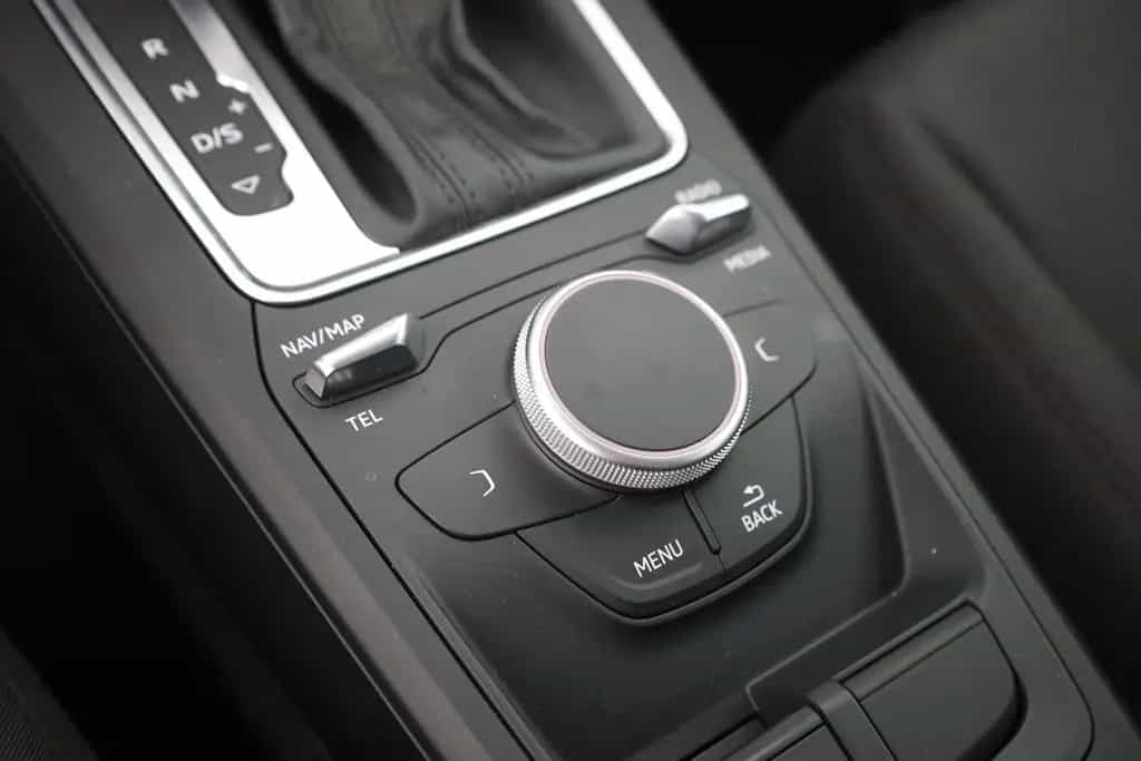 Audi Q2 1.0 TFSI ultra s-tronic Navi Android Apple 10/2017-photo-14