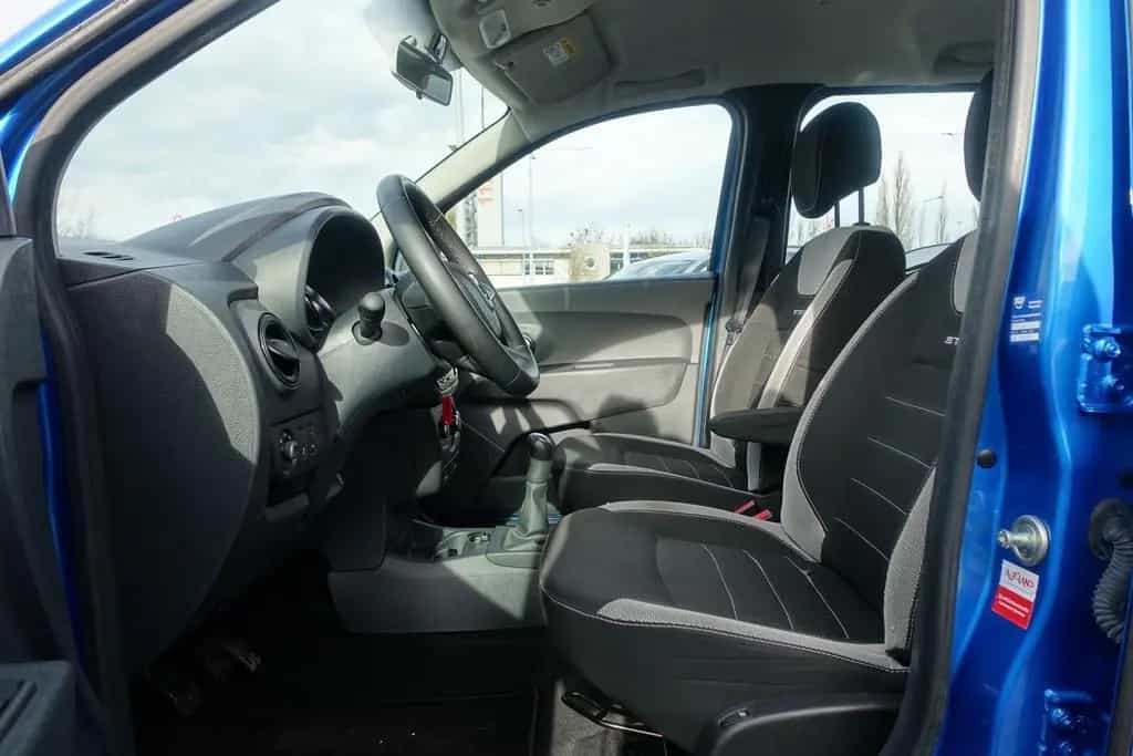 Dacia Lodgy Stepway 1.2 TCe 7-Sitzer Navi Sitzheizung 08/2018-photo-26
