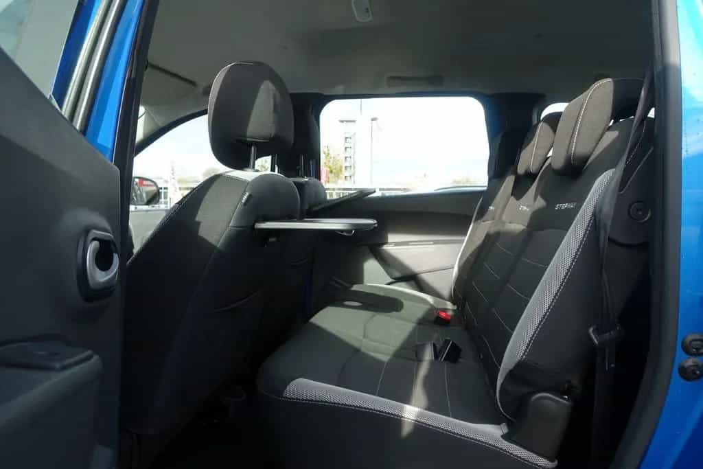 Dacia Lodgy Stepway 1.2 TCe 7-Sitzer Navi Sitzheizung 08/2018-photo-28