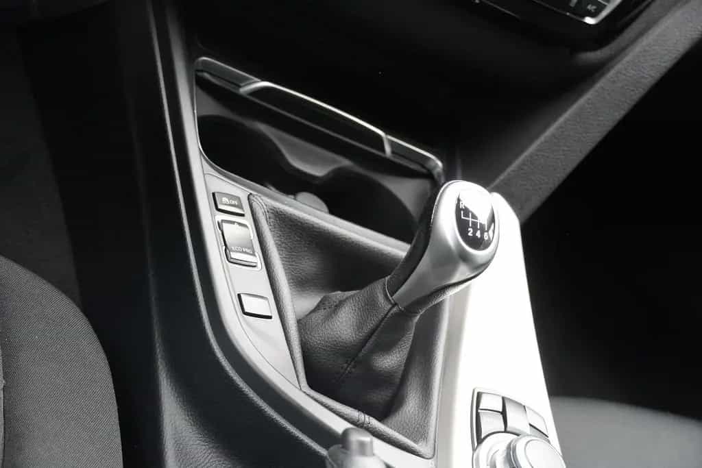 BMW 318 i Advantage Navi Tempomat Sitzheizung PDC LED 06/2017-photo-10