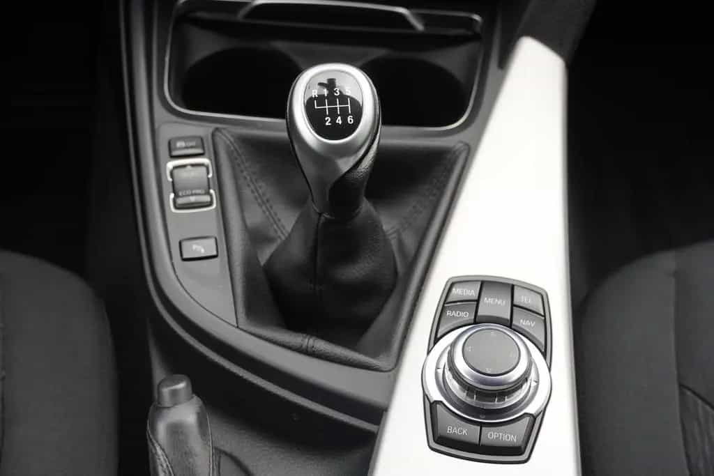 BMW 318 i Advantage Navi Tempomat Sitzheizung PDC LED 06/2017-photo-11