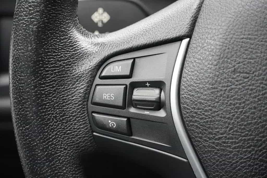 BMW 318 i Advantage Navi Tempomat Sitzheizung PDC LED 06/2017-photo-13