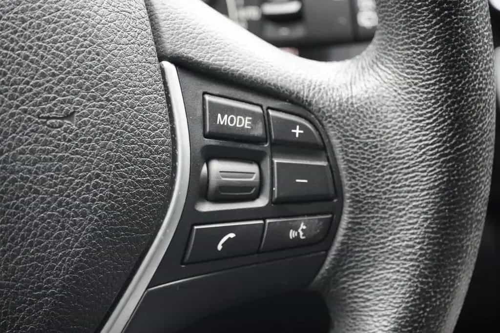 BMW 318 i Advantage Navi Tempomat Sitzheizung PDC LED 06/2017-photo-14
