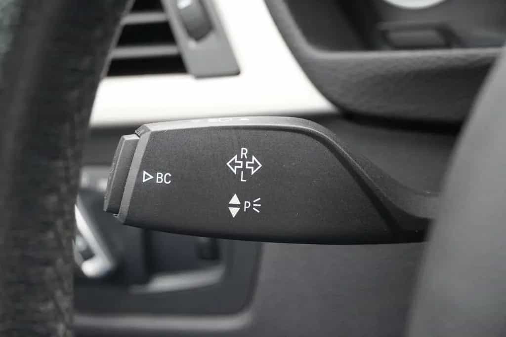 BMW 318 i Advantage Navi Tempomat Sitzheizung PDC LED 06/2017-photo-15