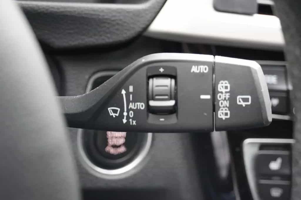 BMW 318 i Advantage Navi Tempomat Sitzheizung PDC LED 06/2017-photo-16