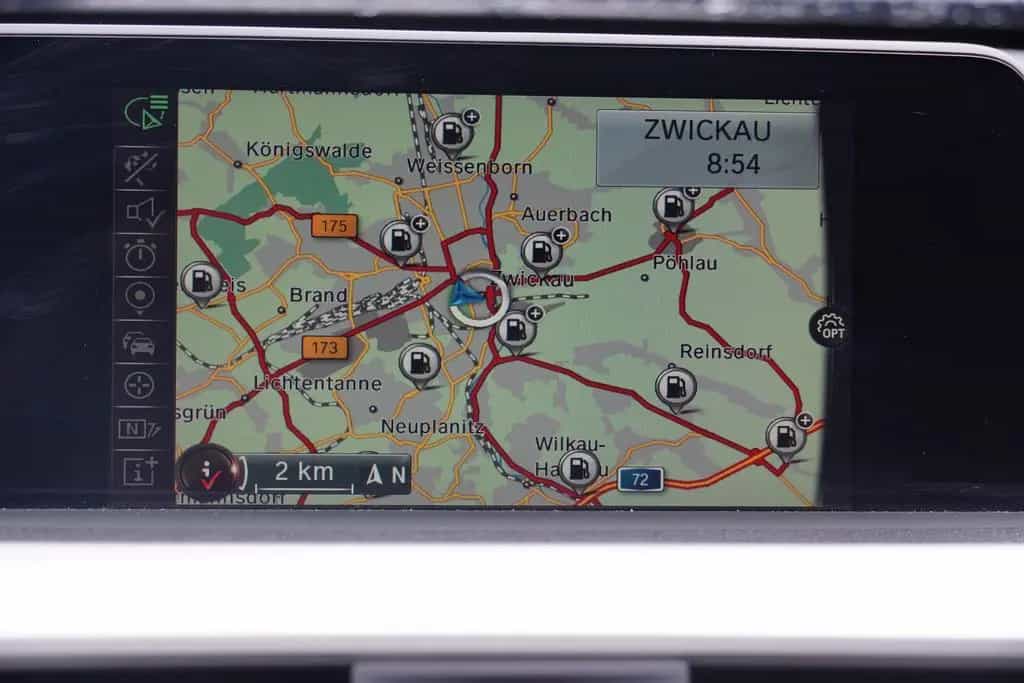 BMW 318 i Advantage Navi Tempomat Sitzheizung PDC LED 06/2017-photo-18
