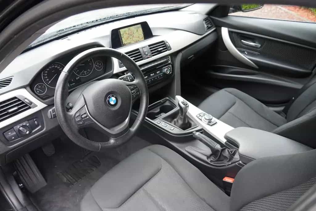 BMW 318 i Advantage Navi Tempomat Sitzheizung PDC LED 06/2017-photo-22