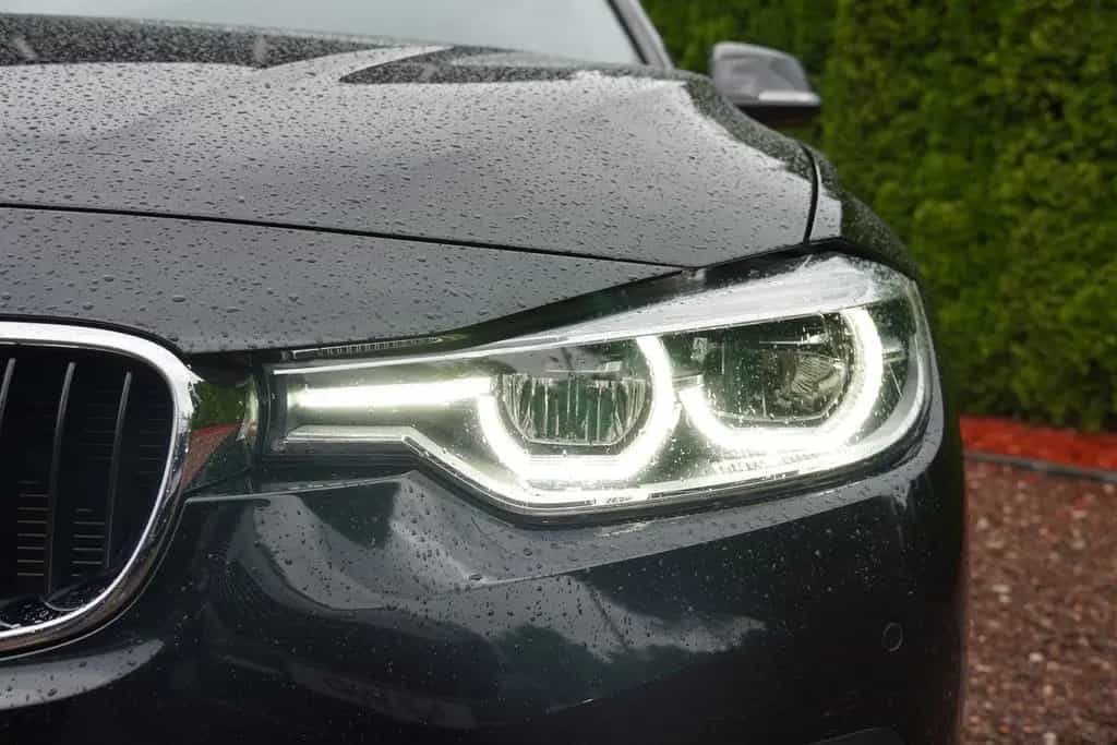 BMW 318 i Advantage Navi Tempomat Sitzheizung PDC LED 06/2017-photo-31