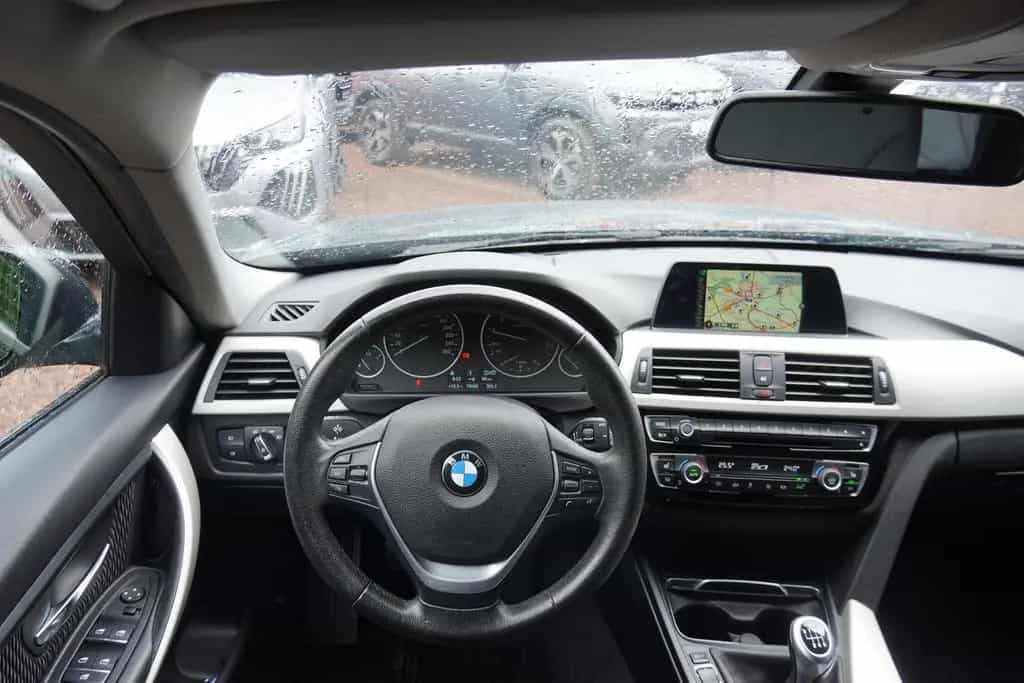 BMW 318 i Advantage Navi Tempomat Sitzheizung PDC LED 06/2017-photo-8