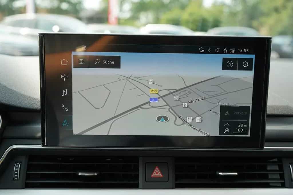 Audi A4 TFSI advanced LED Navi ACC Sitzheizung Leder 02/2023-photo-11