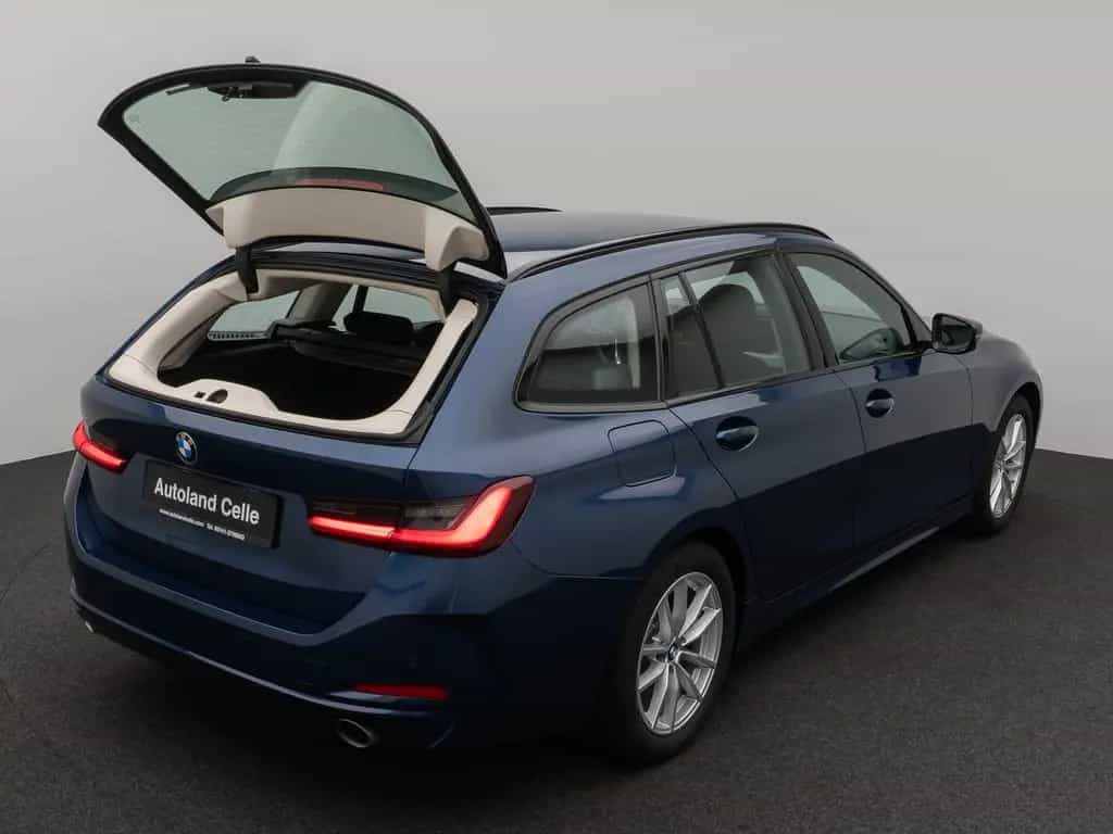 BMW 318 i DAB CockPit+ Widscreen Geschwindigkeitsreg 03/2023-photo-12