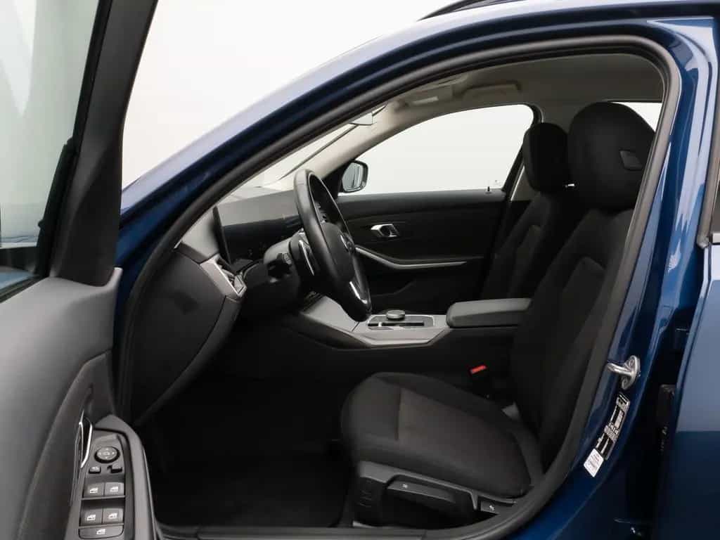 BMW 318 i DAB CockPit+ Widscreen Geschwindigkeitsreg 03/2023-photo-19