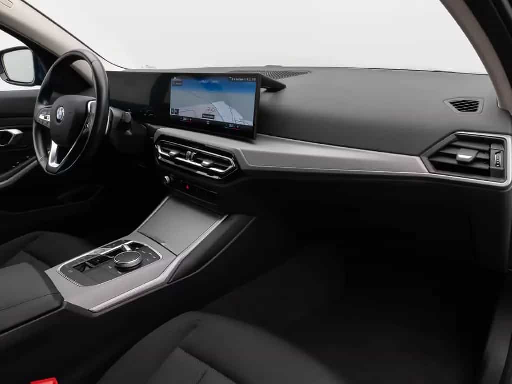 BMW 318 i DAB CockPit+ Widscreen Geschwindigkeitsreg 03/2023-photo-23