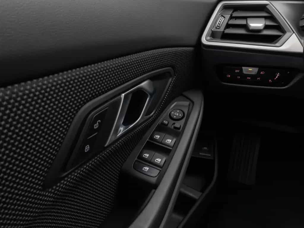 BMW 318 i DAB CockPit+ Widscreen Geschwindigkeitsreg 03/2023-photo-33