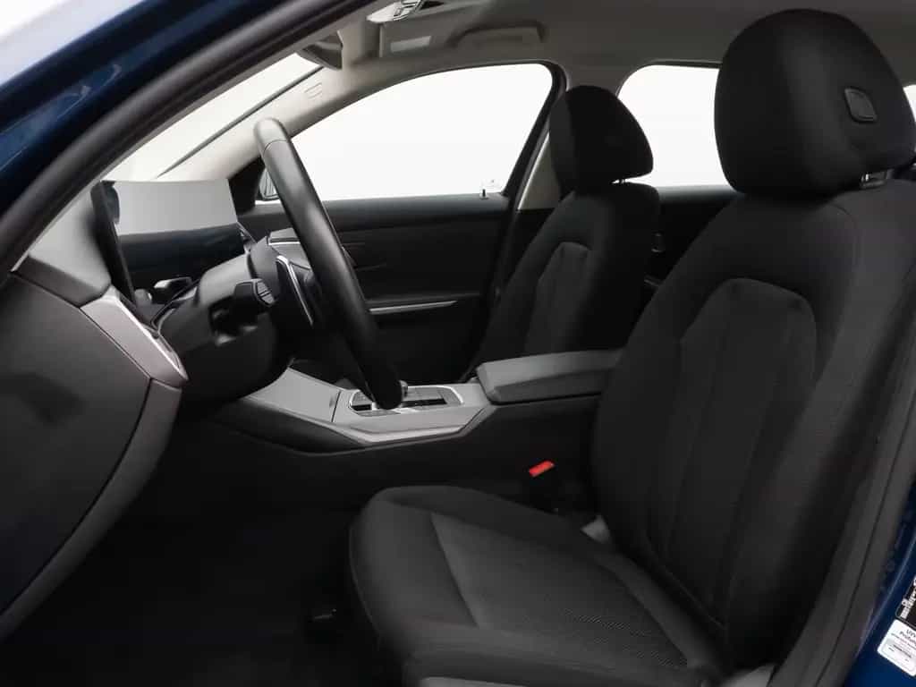 BMW 318 i DAB CockPit+ Widscreen Geschwindigkeitsreg 03/2023-photo-34