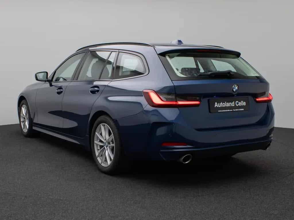 BMW 318 i DAB CockPit+ Widscreen Geschwindigkeitsreg 03/2023-photo-8