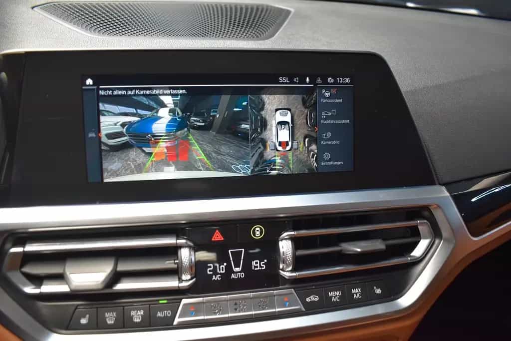 BMW 320 d SPORT LINE*LEDER*SHZ*LED*LIVE COCKPIT*NAVI 09/2020-photo-2