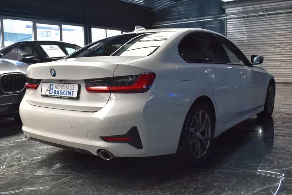 BMW 320 d SPORT LINE*LEDER*SHZ*LED*LIVE COCKPIT*NAVI 09/2020-photo-3
