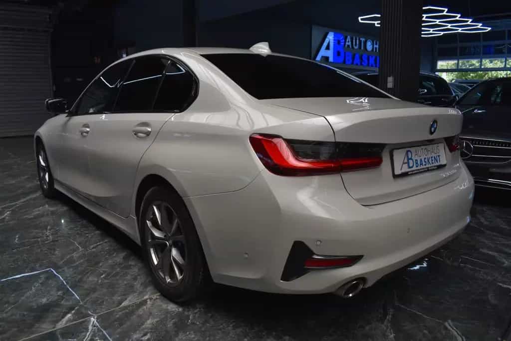 BMW 320 d SPORT LINE*LEDER*SHZ*LED*LIVE COCKPIT*NAVI 09/2020-photo-6