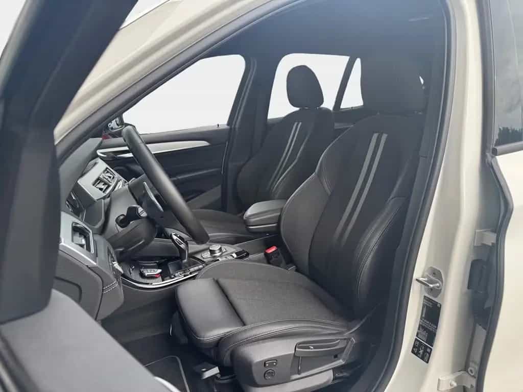 BMW X1 xDrive18d Aut. Sport Line AHK+Driv.Ass.+HUD+ 02/2021-photo-8