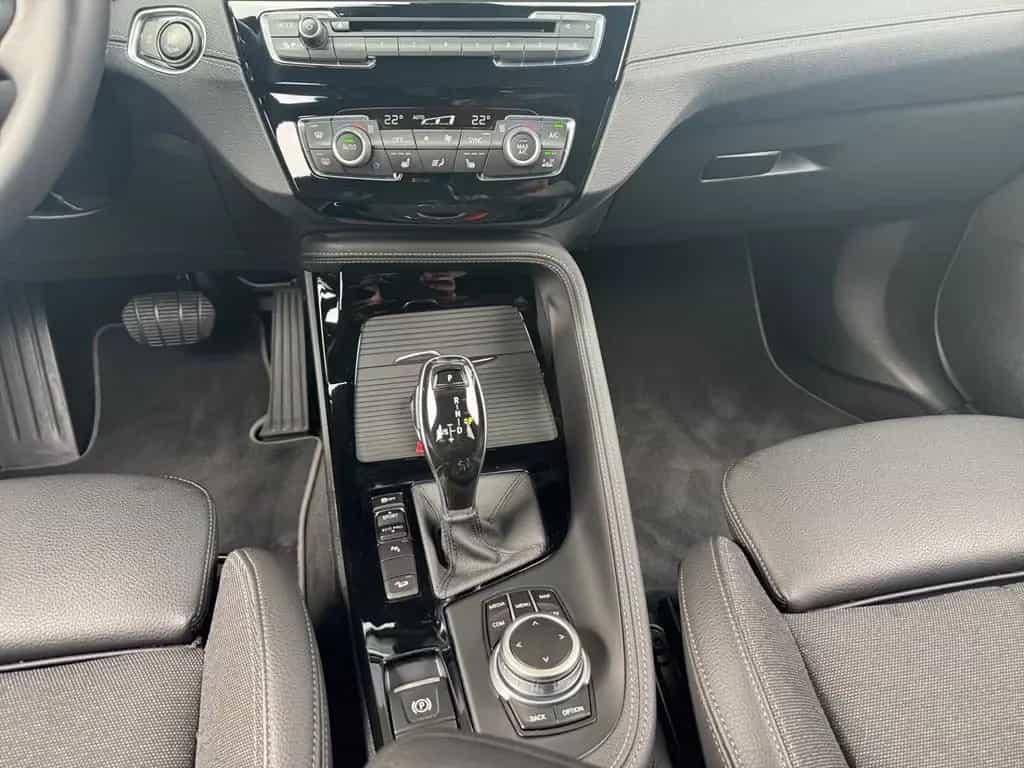 BMW X1 xDrive18d Aut. Sport Line AHK+Driv.Ass.+HUD+ 02/2021-photo-9
