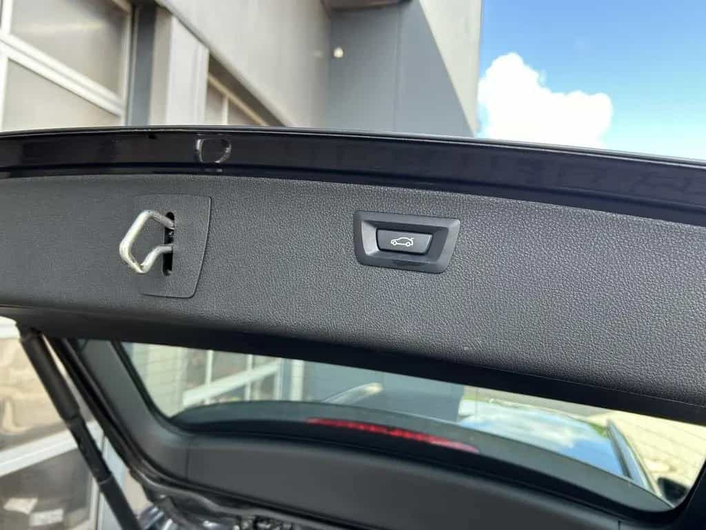 BMW 330 d Touring "Sport Line" / AHK / LED 05/2018-photo-13