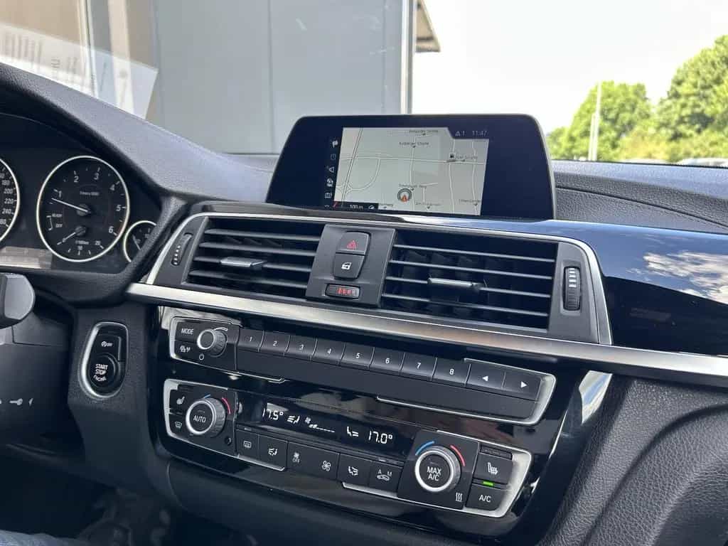 BMW 330 d Touring "Sport Line" / AHK / LED 05/2018-photo-17