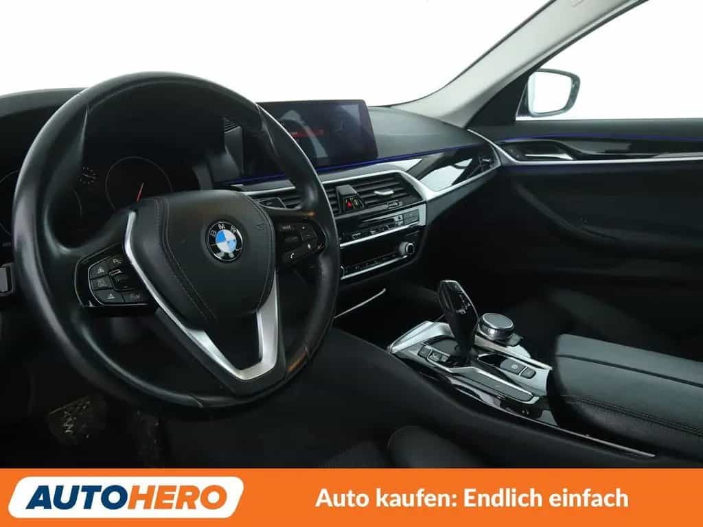 BMW 520 5er 520i Sport Line Aut.*NAVI*LED*ACC*PDC*SHZ* 06/2019-photo-10
