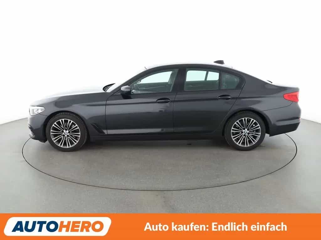 BMW 520 5er 520i Sport Line Aut.*NAVI*LED*ACC*PDC*SHZ* 06/2019-photo-2